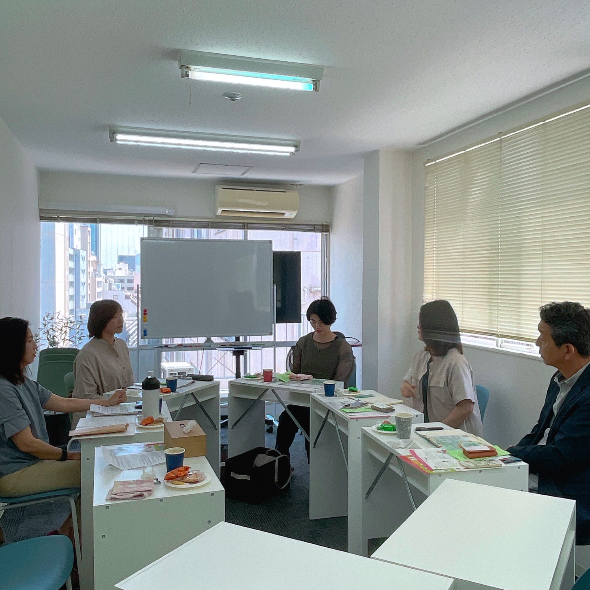 【不登校・引きこもりに悩むママへ】安心して話せる「ママカフェ」開催!(7月~9月) | 大阪の不登校支援・引きこもり支援 | 合同会社アイペル ...