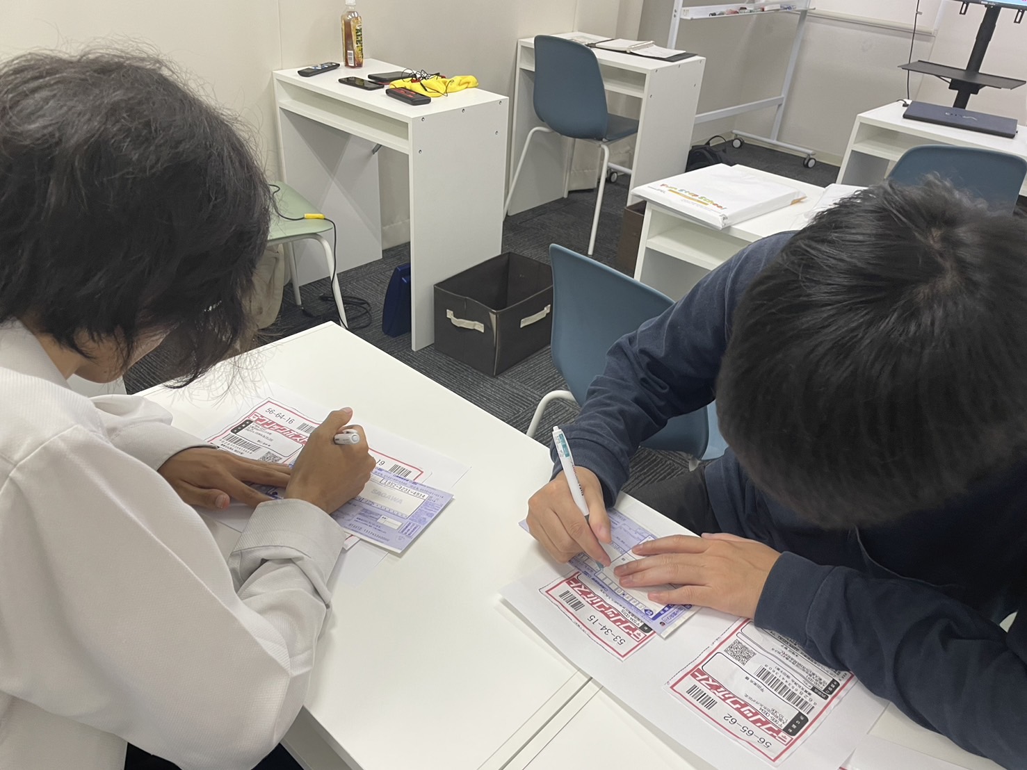 大阪の不登校支援ではじめての宛名書き! | 大阪の不登校支援・引きこもり支援 | 合同会社アイペル(IPEL)